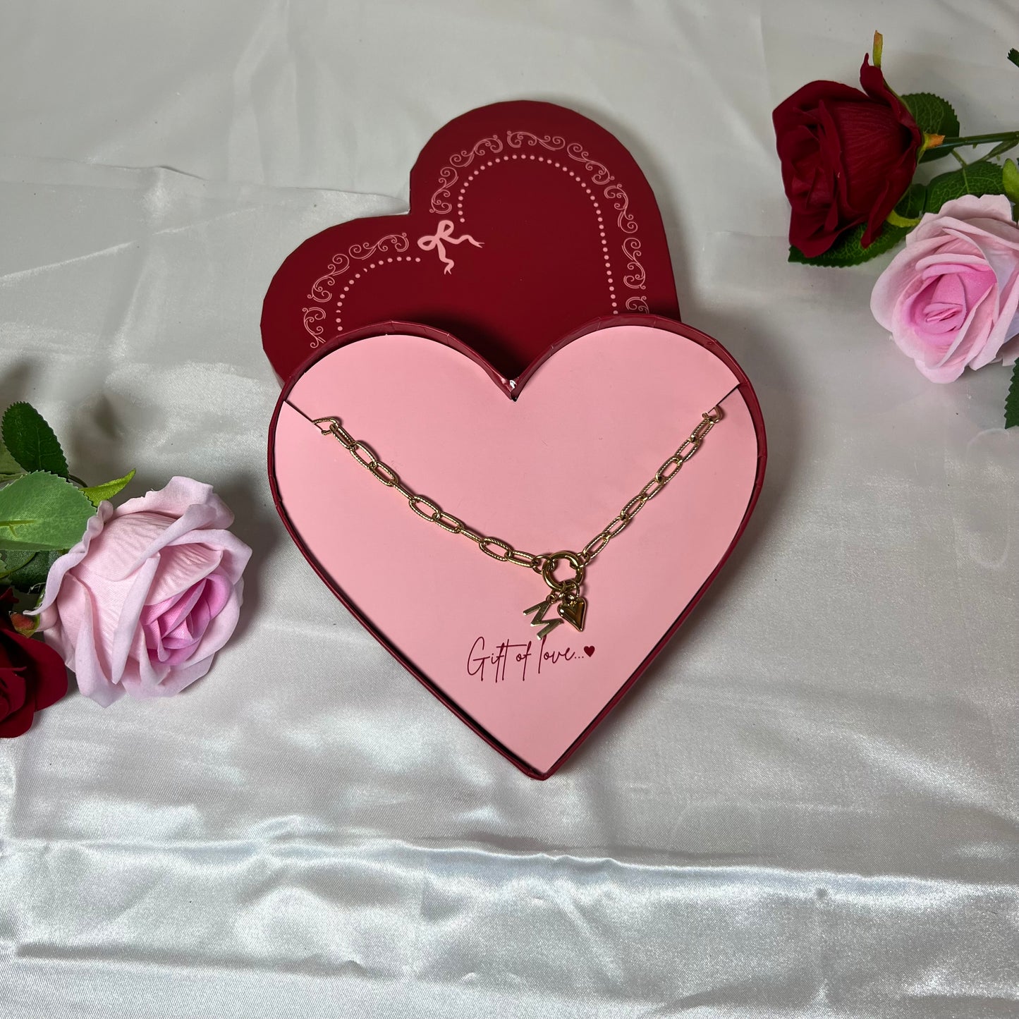 Gift of Love - Ketting Letter M - Goud